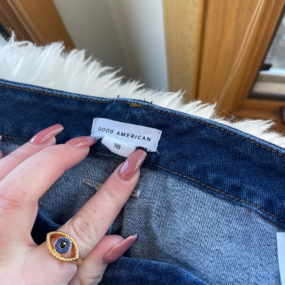 Good waist good hem wore three times skinny jean